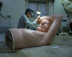 euo:  Hyperrealistic Sculptures by Ron Mueck      
