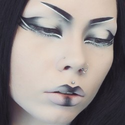 reereephillips:  A little makeup experimentation. Another monochromatic