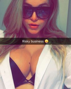 bustyig:  Instagram: courtneytailor | More pictures of courtneytailor