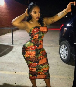 pleasing2theeye:  Lucky colorful sundress… Lovely Ms B 🔥🍰