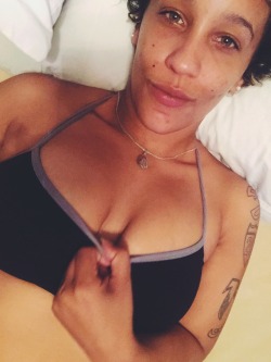 stonedfknbeauty:  Good morning my loves.