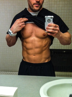 guyswithiphones-nude:  Guys with iPhones http://ift.tt/1bHkUpB