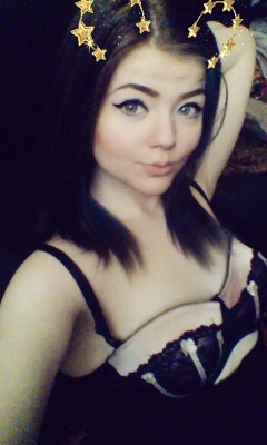 misswylde:  Come say hi to me on cam while I’m on! Tell me