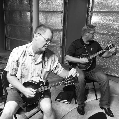 <p>Much appreciated boys, much appreciated. #tuning #nashvillemandolincamp #mandolin #sharongilchristclassbeginsnow (at Fiddlestar)</p>