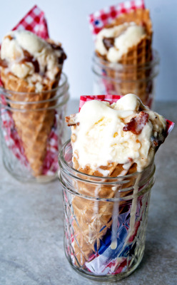 foody-goody:  Candied Bacon and Caramel Swirl Ice Cream (A Happy