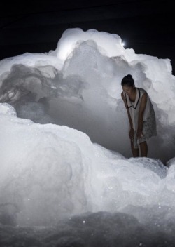 12h51mn:Kohei Nawa creates a cloud like landscape in his Foam