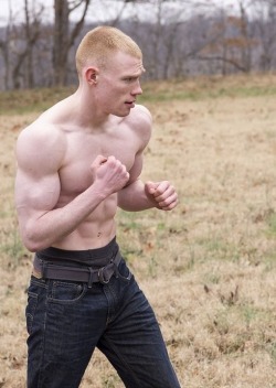 musclebeast300:  bullgrunt:  Ready to back yard brawl  Mmmm wish