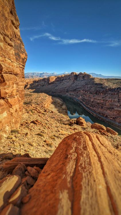 greeneyejen:  oneshotolive:  Moab, UT - Colorado River [2160x3840]