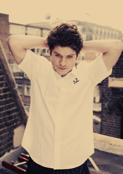 milabenoit:  Iwan Rheon for That magazine.