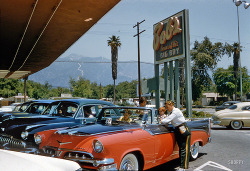 fuckyeahvintage-retro:  Los Angeles, 1956 © Maurice Terrell