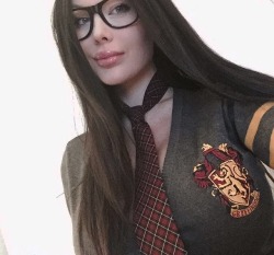 all-the-sexy-cosplayers:  Veronika Black (Hermione, Lara Croft,
