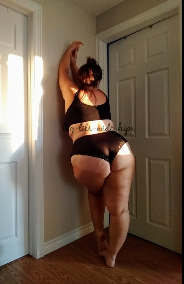 big-tits-wide-hips-deactivated2:Basking in the rays of the evening