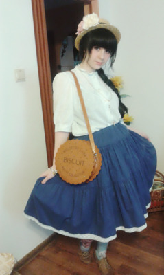 sakesuality:  Night gown - vintage shop Skirt - by my grandmother