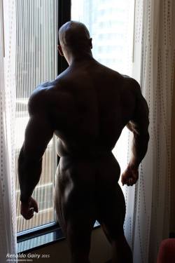 u4huggs:  #bodybuilder #muscles #biceps  #muscleworship #blackmuscle