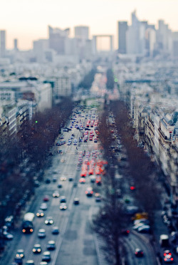 0rient-express:   Les rues de Paris ♥ +2 | by Valeria Schettino.