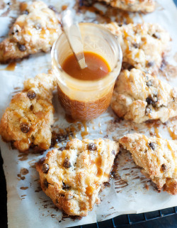 lustingfood:  ROASTED PEAR & CHOCOLATE CHIP SCONES WITH SALTED