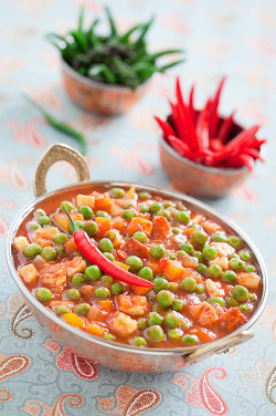 beautifulfoodisamust:  Green peas and paneer by laperla2009 on