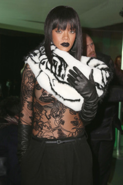 trillista:  Rihanna at Paris Fashion Week for the Jean Paul Gaultier