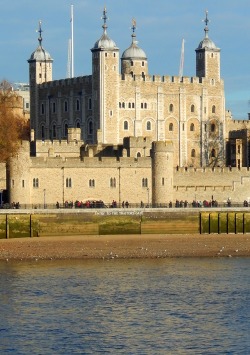 fuckitandmovetobritain:Tower Of London, Tower Hill, London, EC3