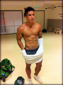 hunks4you:  http://hunks4you.tumblr.com/  Talk to me…  Submit