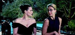 annahit13:  Katie McGrath the way Lena looks at Kara 🤤