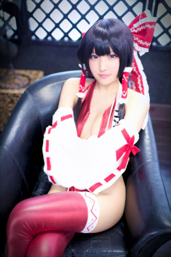 cosplaygirl:  東方Project 博麗霊夢(東方レースクイーン)