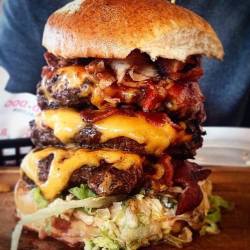 yummyfoooooood:  Triple Bacon Cheeseburger
