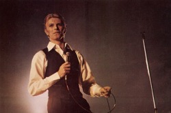 dustonmars:    David Bowie performing as The Thin White Duke.
