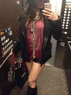 Maria Ozawa’s sexy legs, Hat, and Boots! via http://ameblo.jp/ozawamariaa/entry-11978586801.html