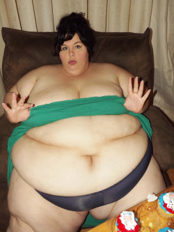 ssbbwvictoria: This is SSBBW Victoria, an amazing  extra large