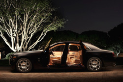 artoftheautomobile:  Rolls-Royce Ghost (Credit: Clifford) 