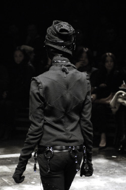 blackhallmanor:  Undercover fall/winter 2006 