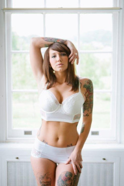 Erica85 is pure and pretty in ink and white.