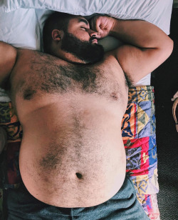 bear-hairy:  bear-hairy:  Déjanos tu comentario 🐻 . Rebloguea