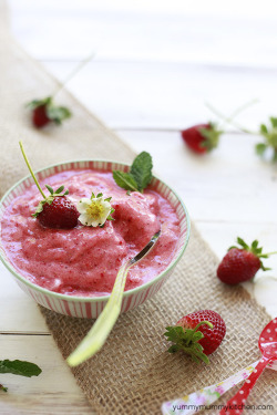 veganfoody:  Healthy Food Processor Ice Cream  if only i had