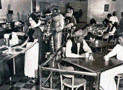 La cafétéria des employés de Disneyland en 1961. Disneyland
