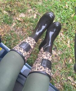 Ugly boots day in Miami! Raining like crazy! #angelinacastro