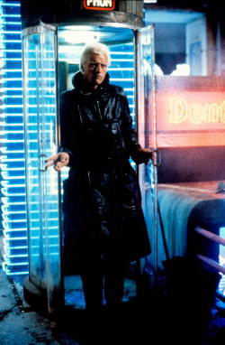 humanoidhistory:  Rutger Hauer in a production still for Blade
