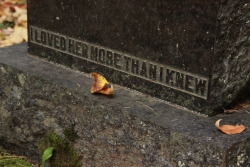 florelgreen:   this tombstone always makes me really sad please