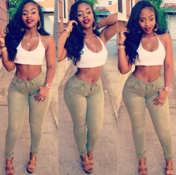da-beauties:  Submit ya pics!