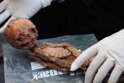 sixpenceee:  Tiny mummy from the dwarf ancient city of Makhunik.