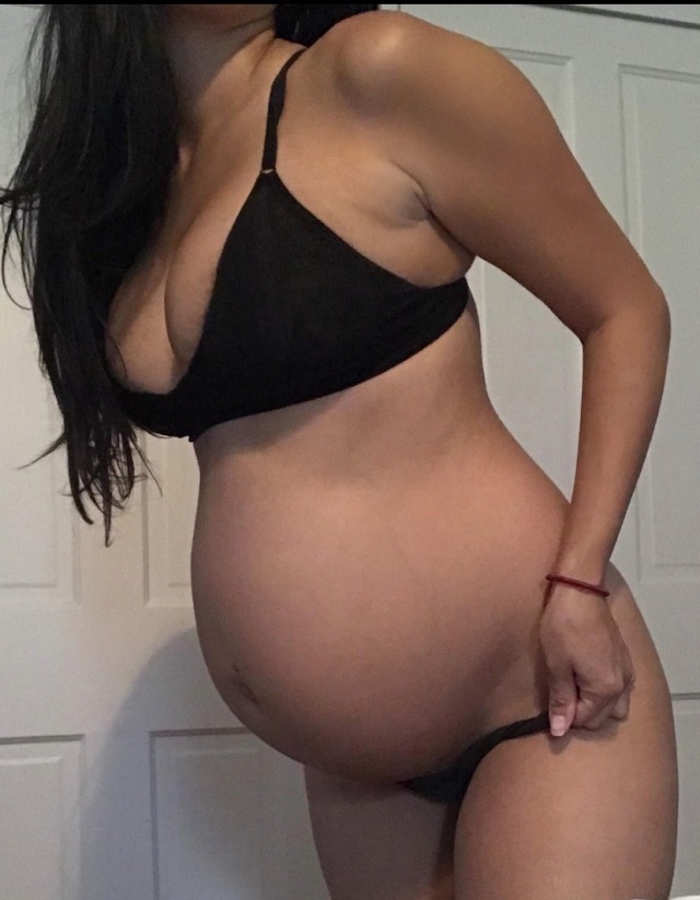 hersexytime:generald19:Ugh. Literally need a baby belly of my