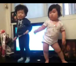 New Post has been published on http://bonafidepanda.com/cute-korean-toddler-bring-gangnam-style-dance/Cute