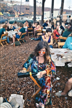 fuckyeah60sfashion:Janis Joplin at Woodstock, 1969.  I need a