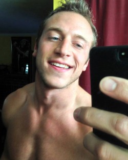 ksufraternitybrother:  27 BLUE-EYED FRENCH GUY - VERY HOT! KSU-Frat