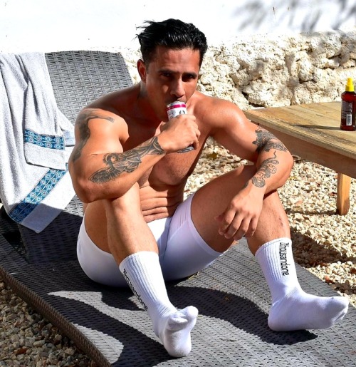 sockjersey:socksandskins:https://socksandskins.tumblr.com/ Energy