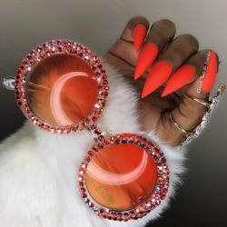 bombnails:@customtnails1