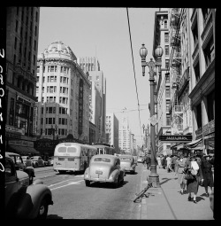 bigcheese327:  onceuponatown:  Los Angeles street scenes. 1942.