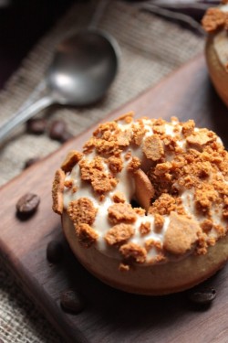 hoardingrecipes:  Gingerbread Coffee Baked Donuts