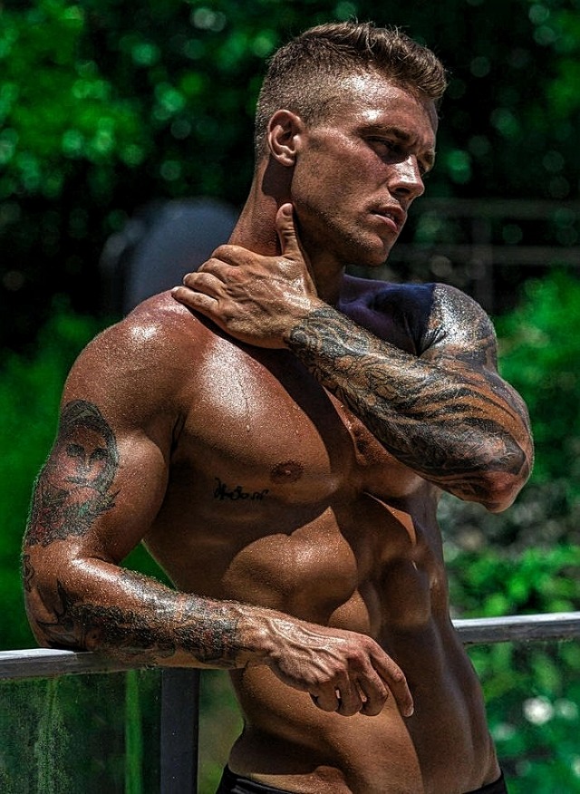 bialphamalemotivation:Follow me on Twitter to see the uncensored